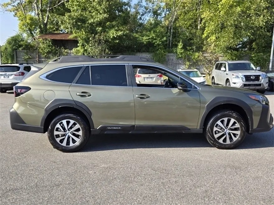 2025 Subaru Outback Premium photo 1