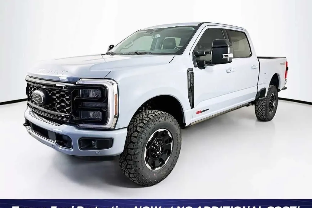 2025 Ford F-250 Lariat photo 1