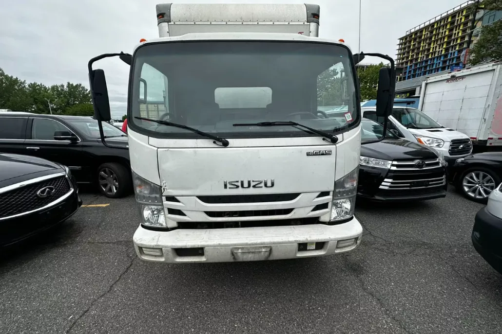 2017 Isuzu NPR photo 1