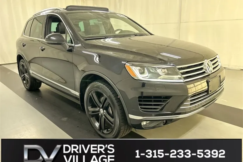 2017 Volkswagen Touareg V6 photo 1