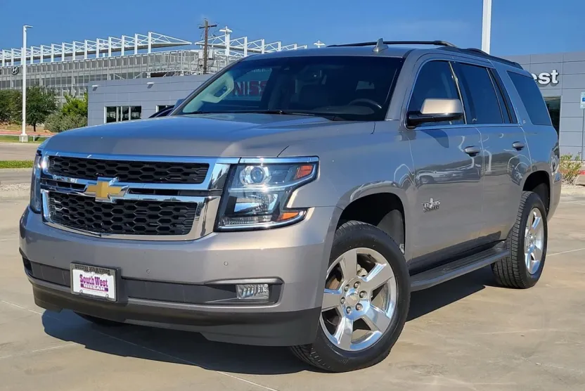 2017 Chevrolet Tahoe LT photo 1