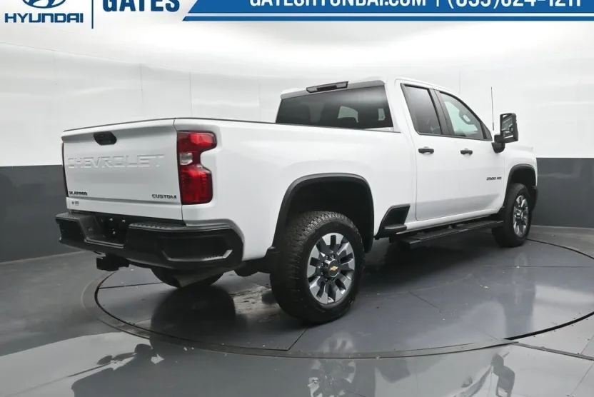 2024 Chevrolet Silverado 2500HD Custom photo 1