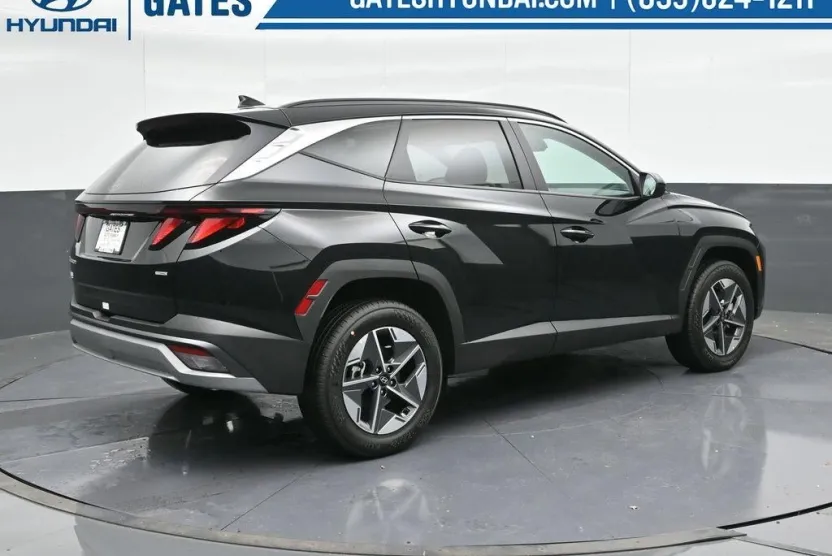 2025 Hyundai Tucson SEL photo 1