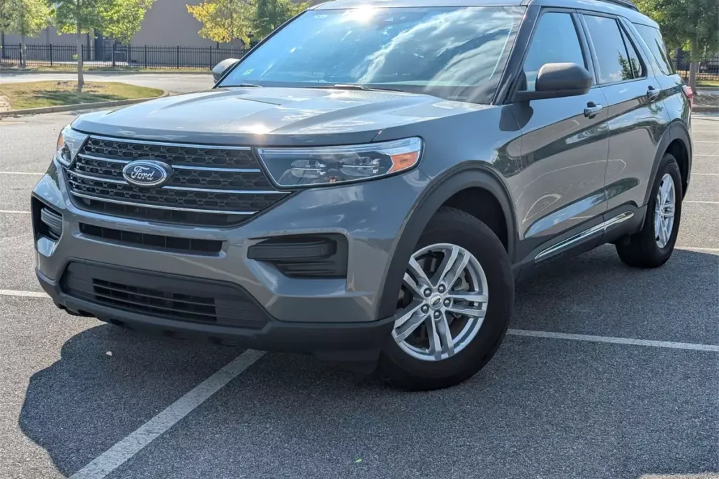 2024 Ford Explorer XLT photo 1