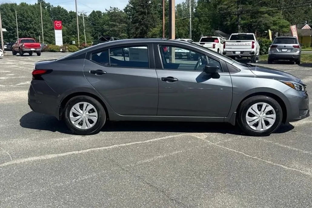 2025 Nissan Versa S photo 1