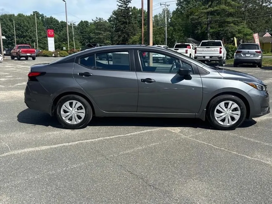 2025 Nissan Versa S photo 1