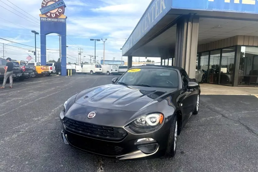 2017 Fiat 124 Spider Classica photo 1