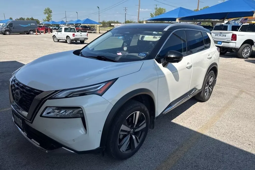 2021 Nissan Rogue Platinum AWD photo 1