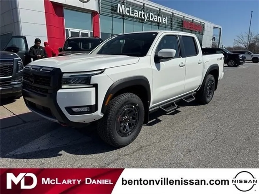 2025 Nissan Frontier Crew Cab PRO-4X photo 1