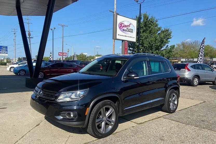 2017 Volkswagen Tiguan Sport photo 1