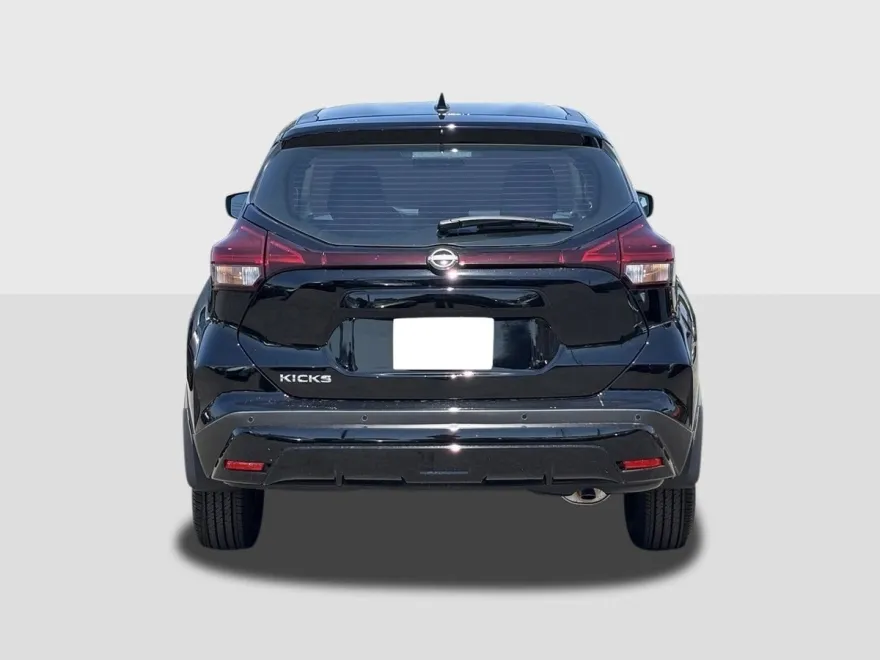 2025 Nissan Kicks Play S photo 1