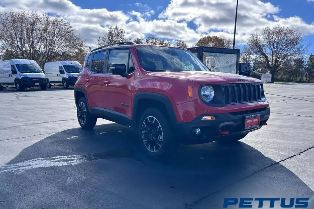 2023 Jeep Renegade Trailhawk photo 1