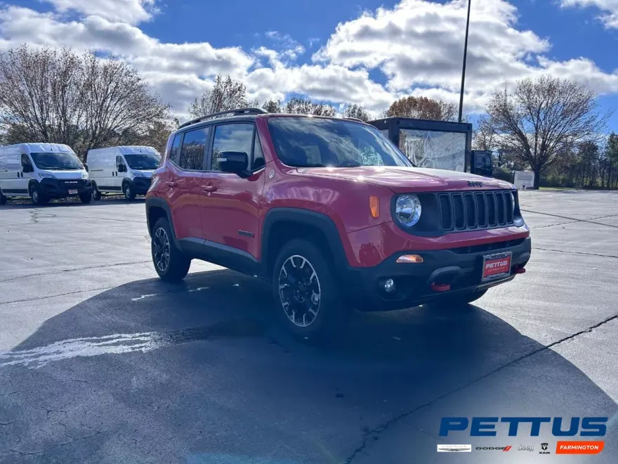 2023 Jeep Renegade Trailhawk photo 1