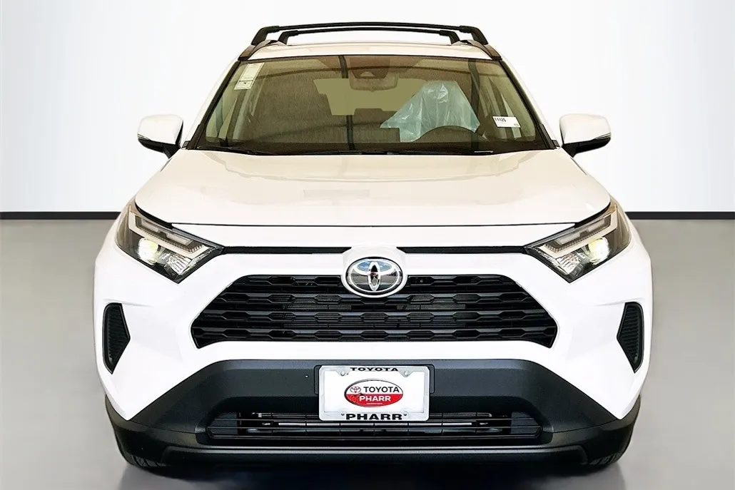 2025 Toyota RAV4 XLE photo 1