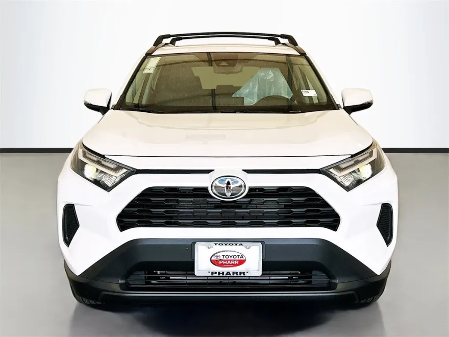 2025 Toyota RAV4 XLE photo 1