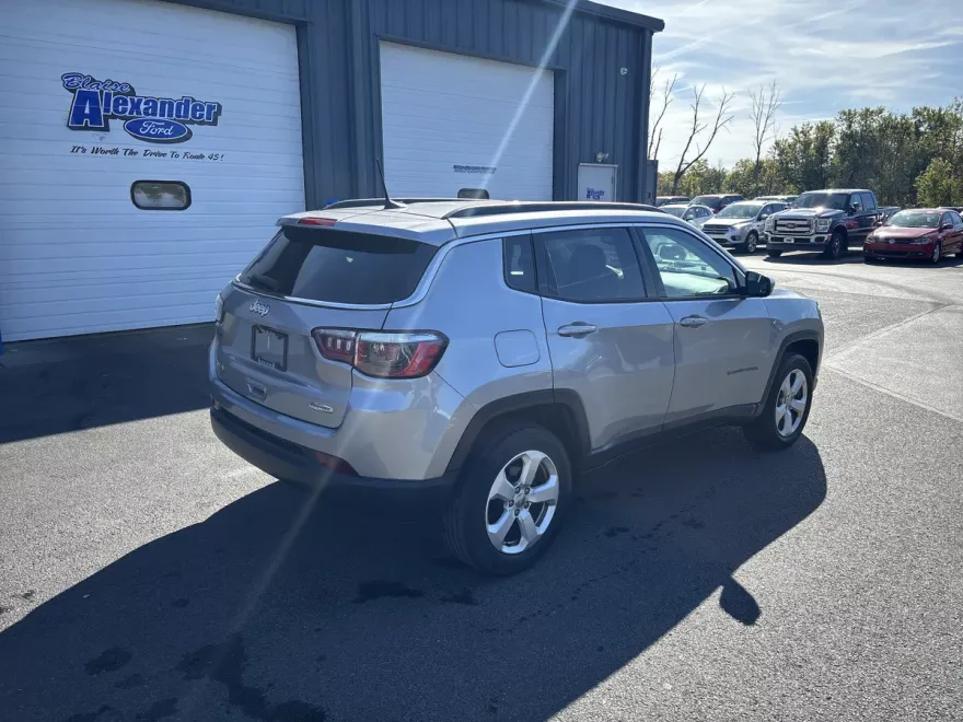 2018 Jeep Compass Latitude photo 1