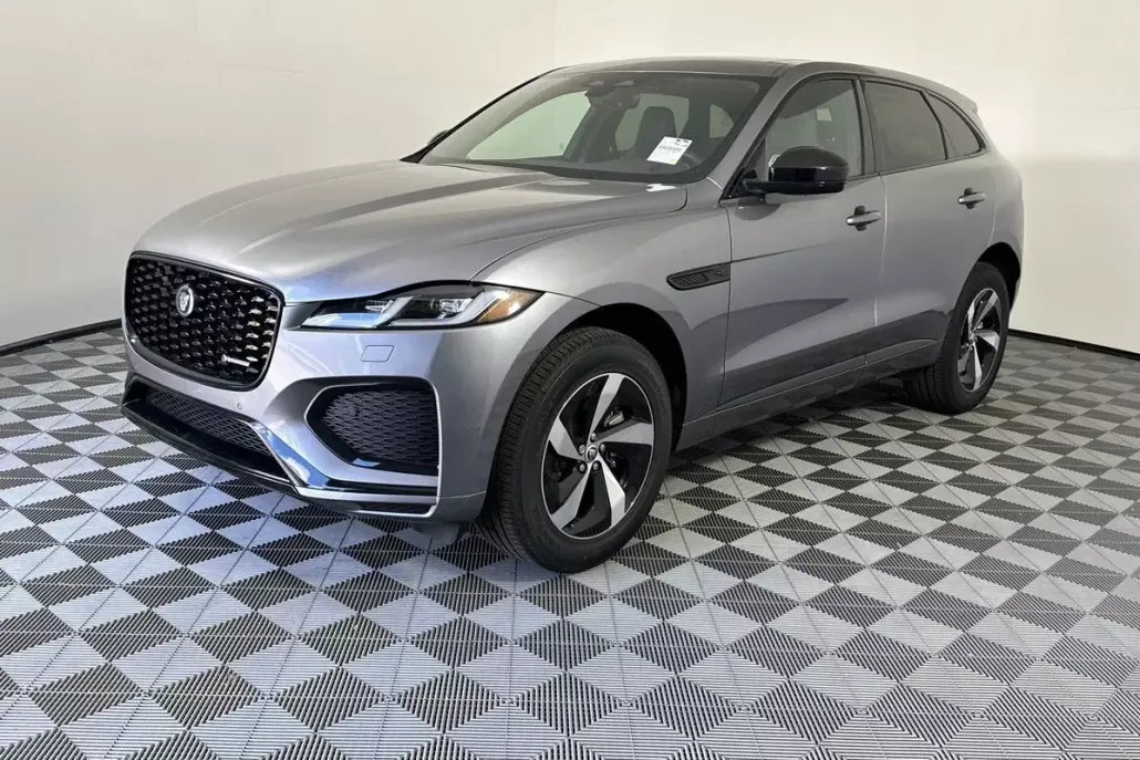 2025 Jaguar F-PACE R-Dynamic S photo 1