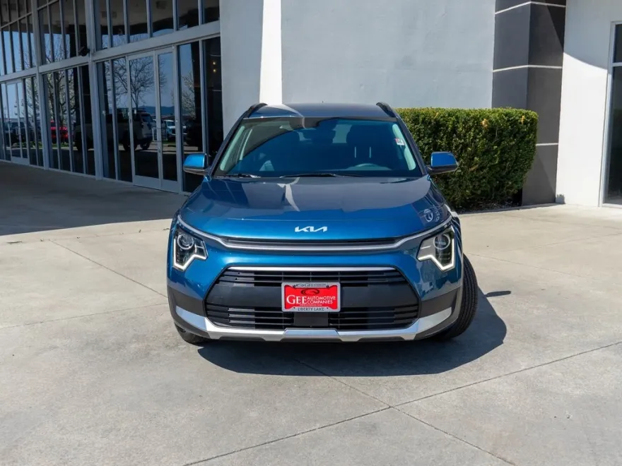 2025 Kia Niro EX photo 1