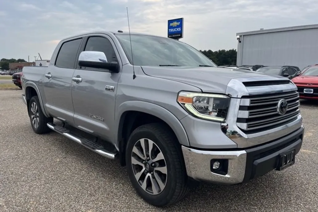 2018 Toyota Tundra SR5 photo 1