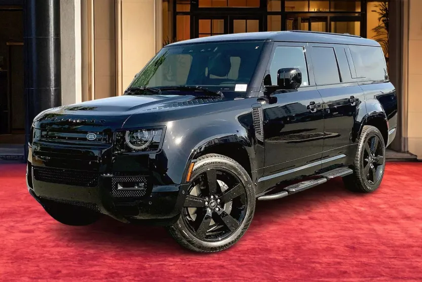 2025 Land Rover Defender 130 X-Dynamic SE photo 1