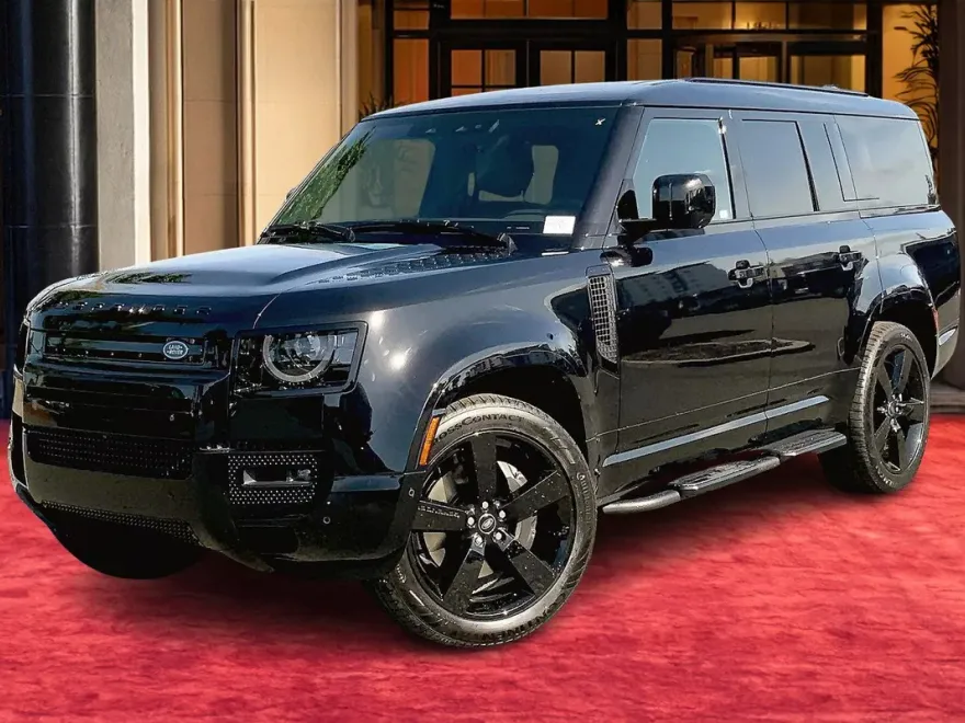 2025 Land Rover Defender 130 X-Dynamic SE photo 1