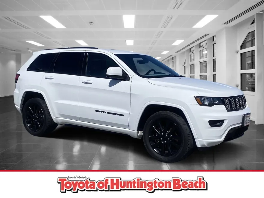 2018 Jeep Grand Cherokee Altitude photo 1