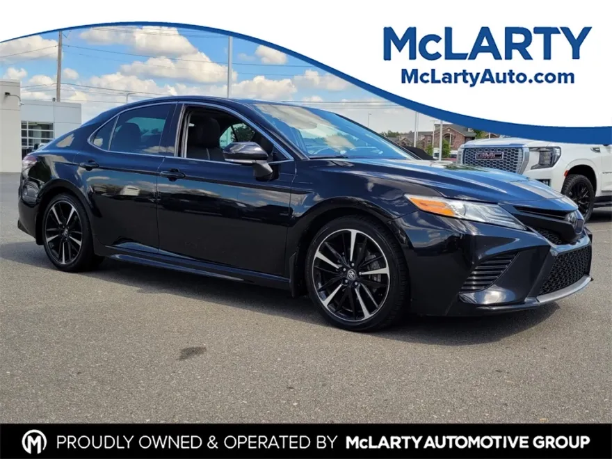 2020 Toyota Camry XSE photo 1