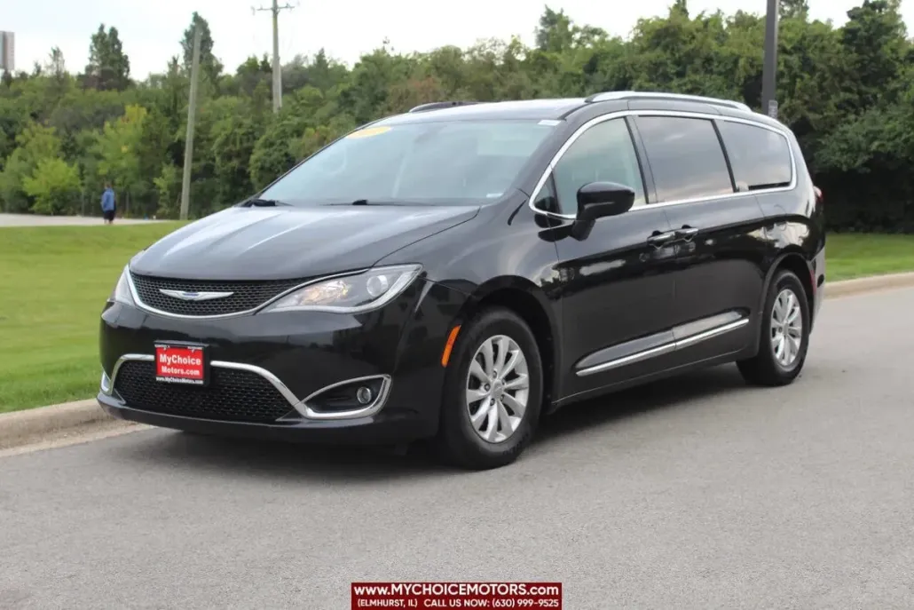 2018 Chrysler Pacifica Touring L photo 1