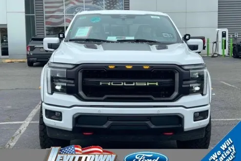2025 Ford F-150 Lariat photo 2