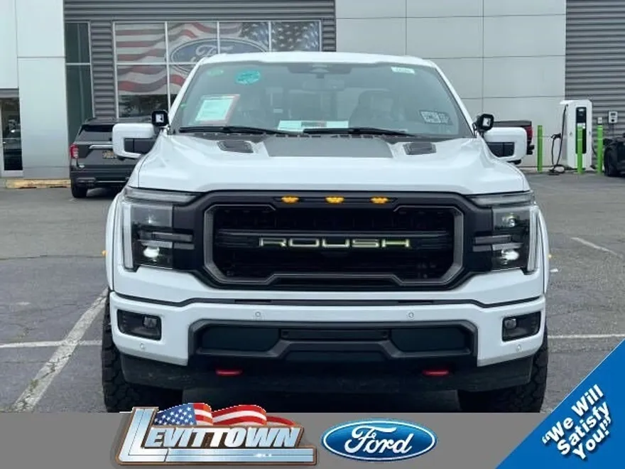 2025 Ford F-150 Lariat photo 2