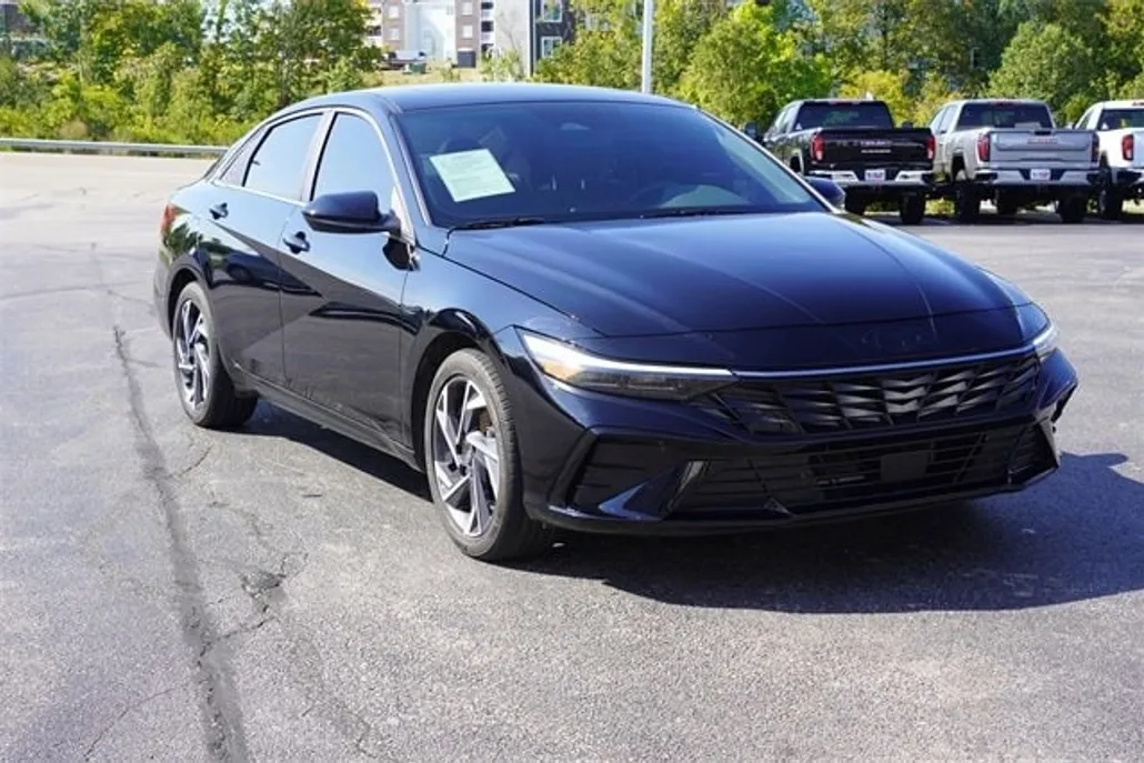 2024 Hyundai Elantra SEL Convenience photo 1