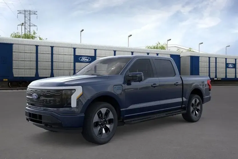 2025 Ford F-150 Lightning Platinum photo 1