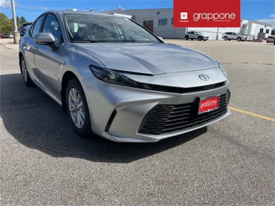 2026 Toyota Camry SE photo 1