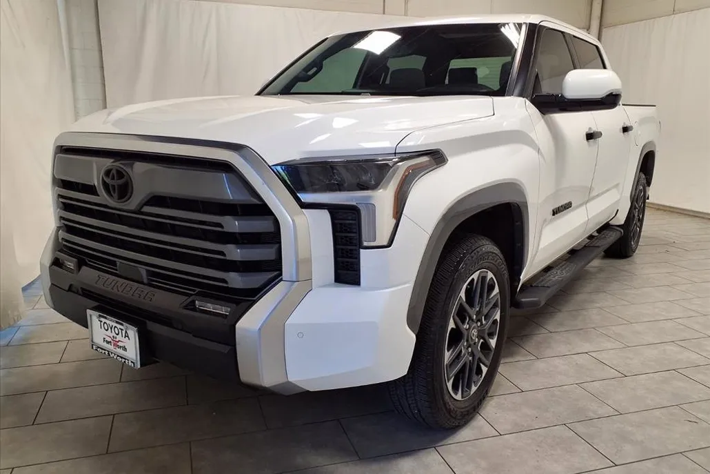 2025 Toyota Tundra Limited photo 1