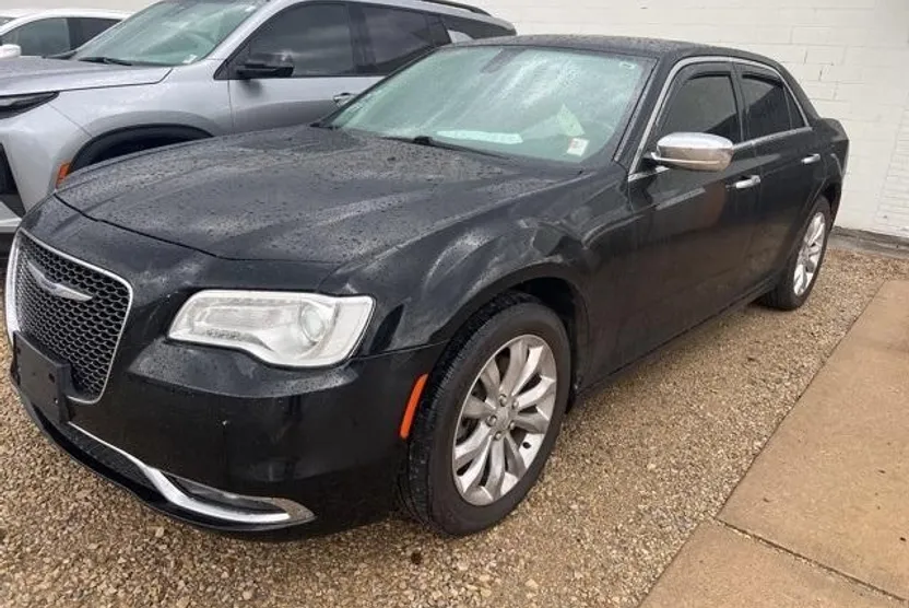2019 Chrysler 300 Limited photo 1
