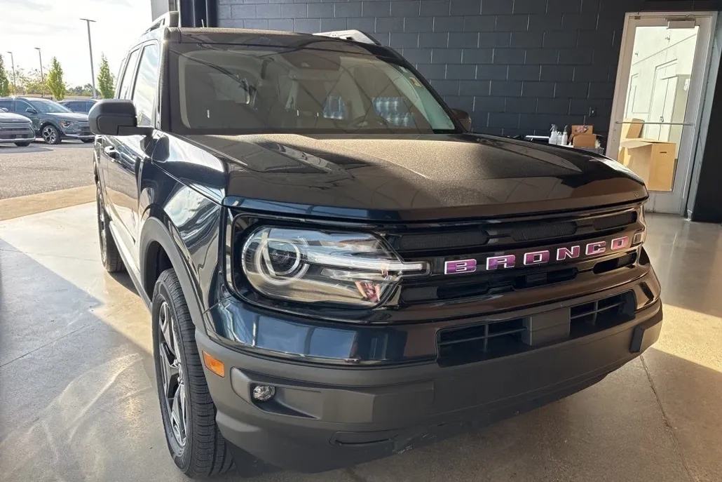 2023 Ford Bronco Outer Banks photo 1