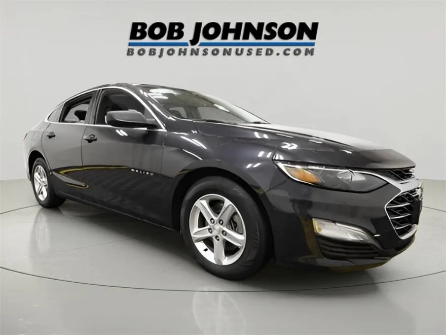2022 Chevrolet Malibu LS photo 1