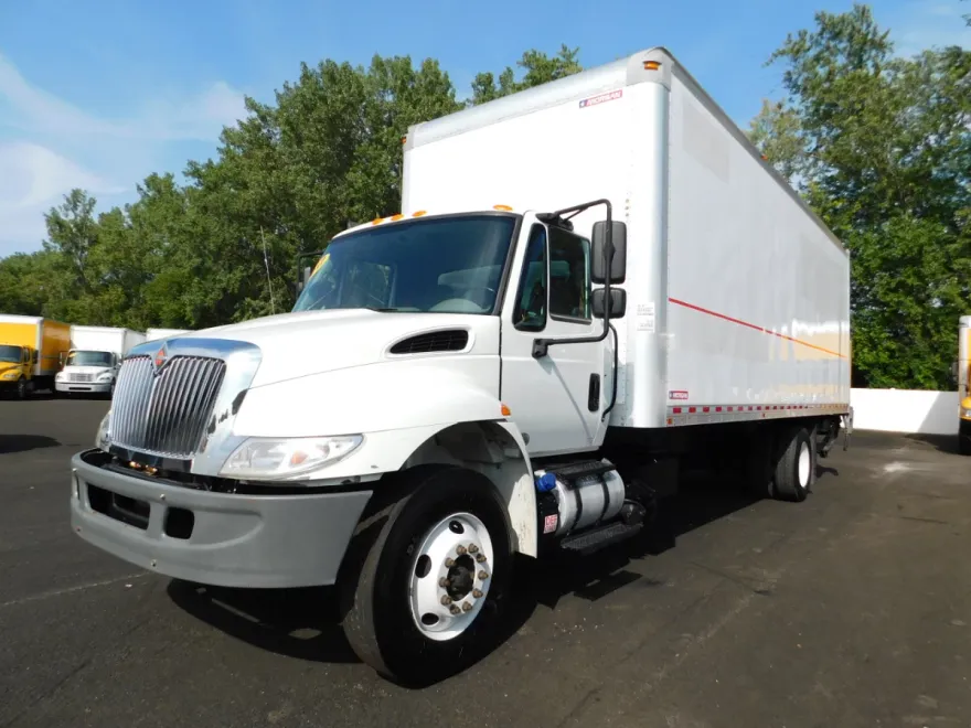 2017 International 4300 photo 1