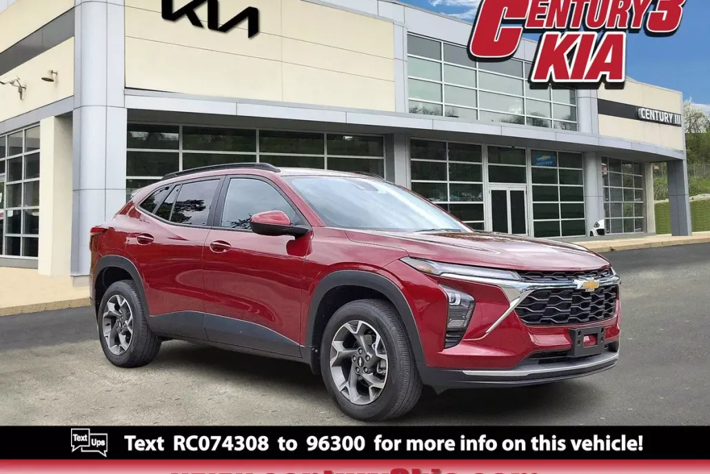 2024 Chevrolet Trax LT photo 1