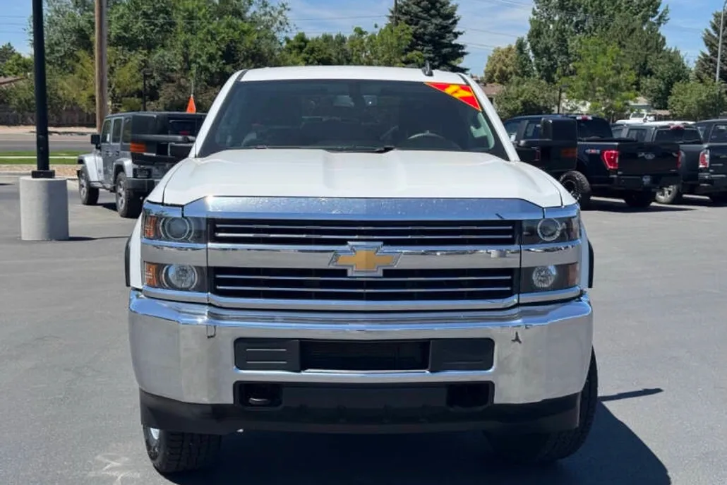 2017 Chevrolet Silverado 3500HD LT Z71 photo 1
