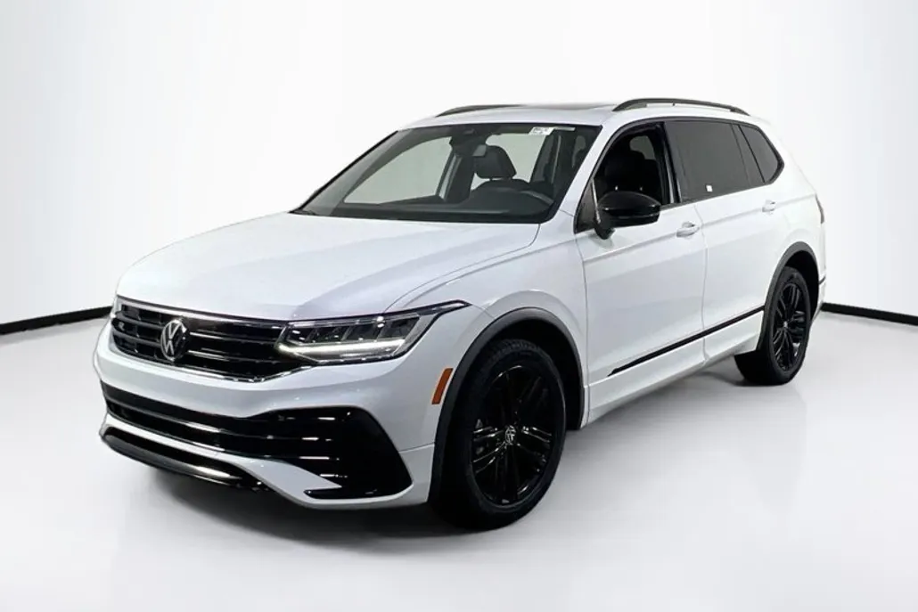 2022 Volkswagen Tiguan SE R-Line Black photo 1