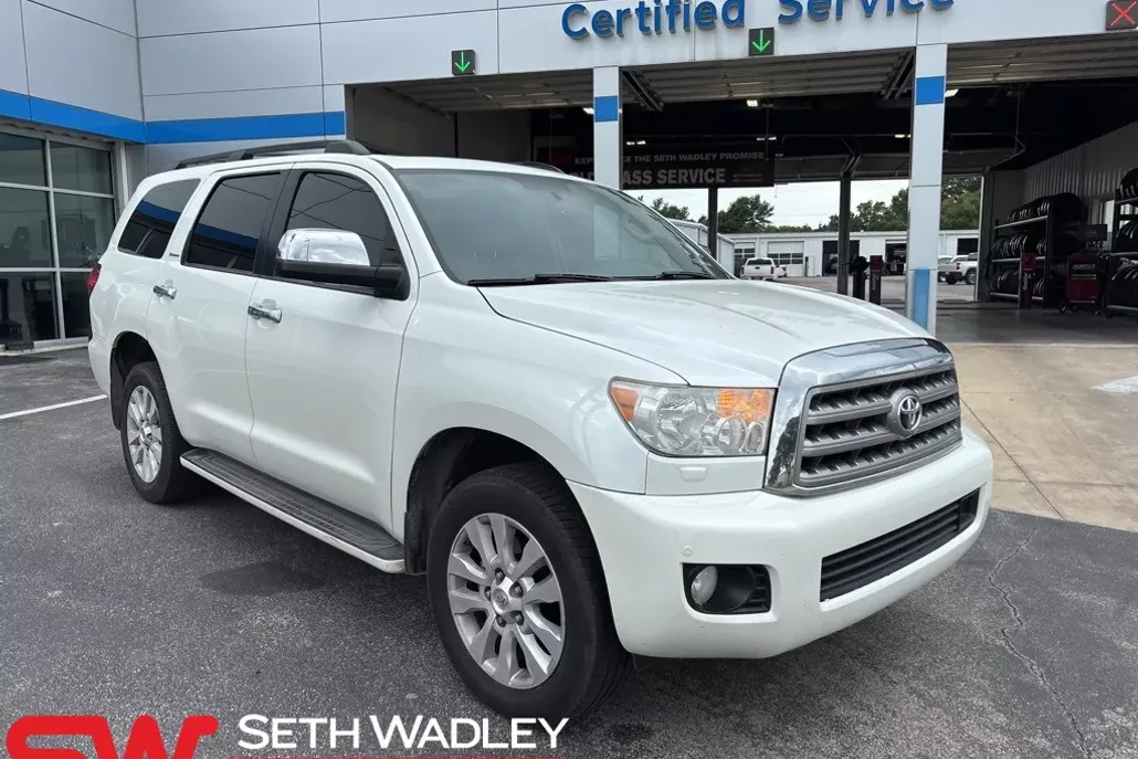 2016 Toyota Sequoia Platinum photo 1