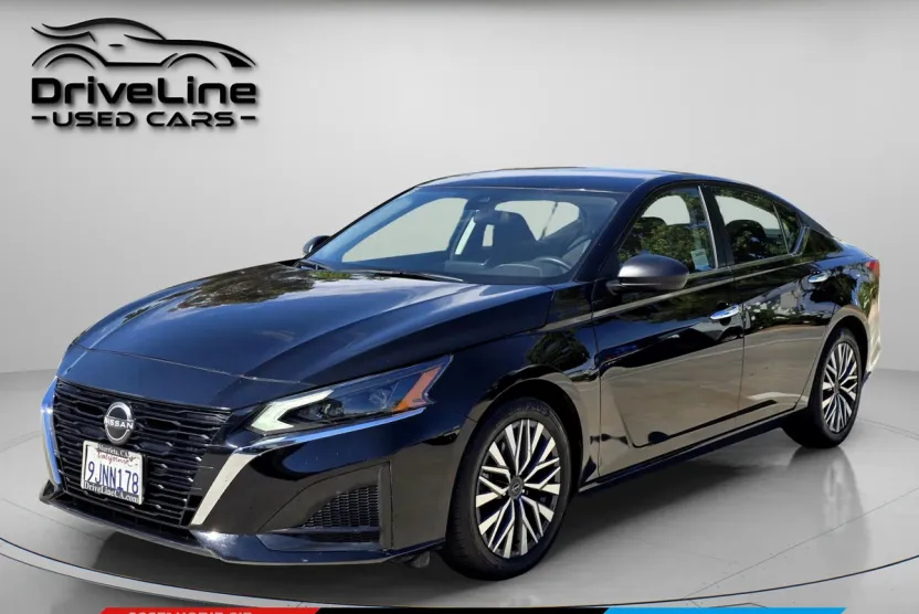 2024 Nissan Altima 2.5 SV photo 1
