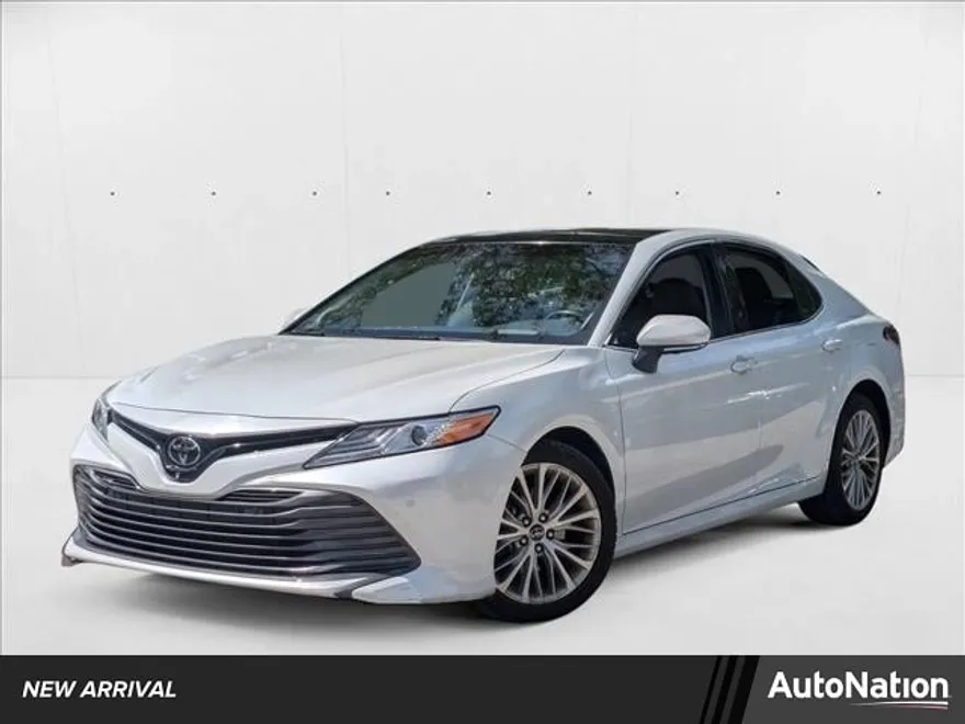 2018 Toyota Camry XLE V6 photo 1