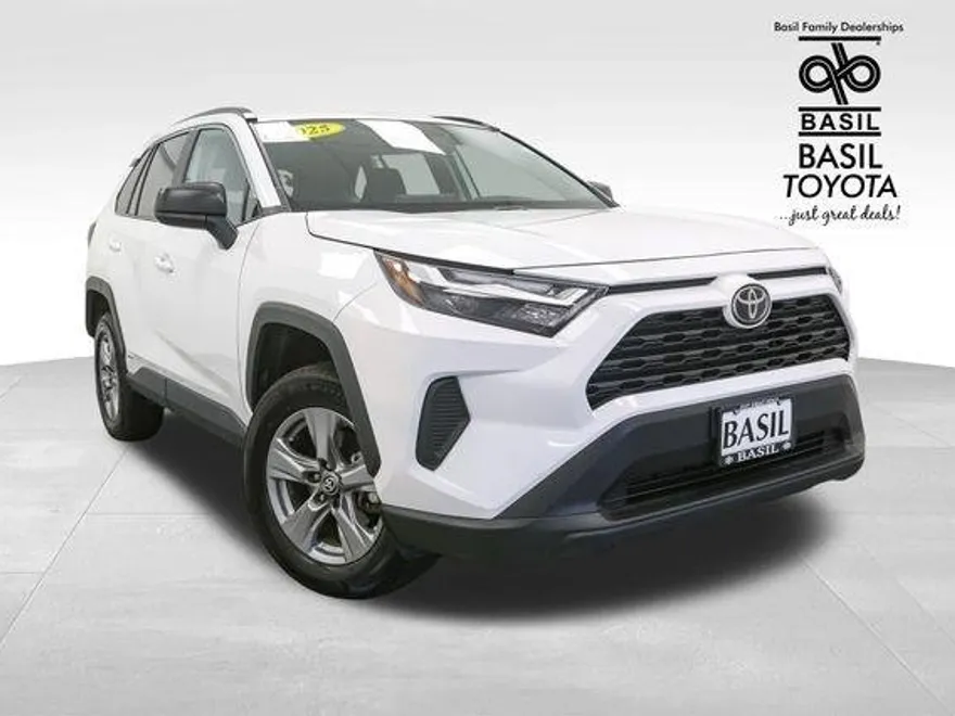 2025 Toyota RAV4 Hybrid LE photo 1