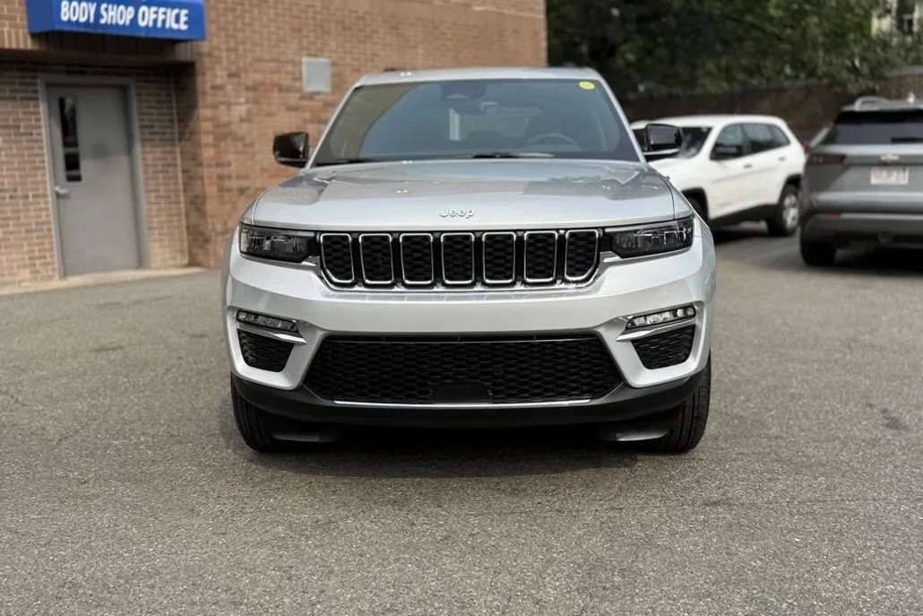 2025 Jeep Grand Cherokee Limited photo 1