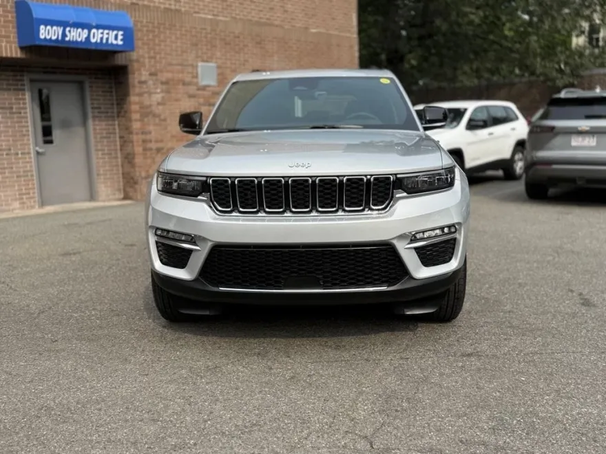 2025 Jeep Grand Cherokee Limited photo 1