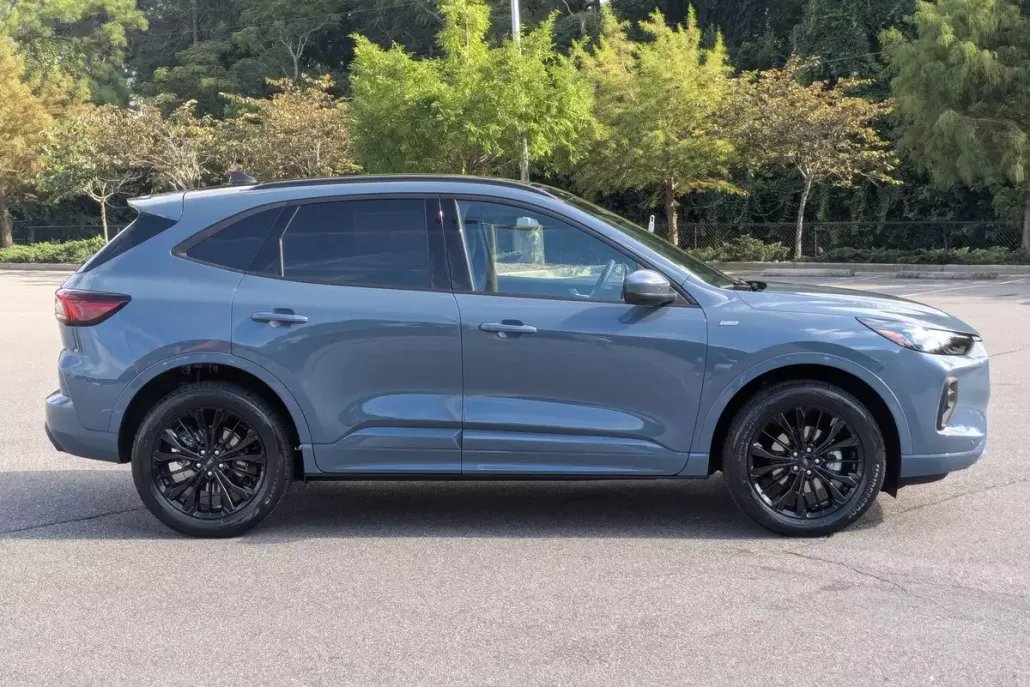 2025 Ford Escape ST-Line Elite photo 1