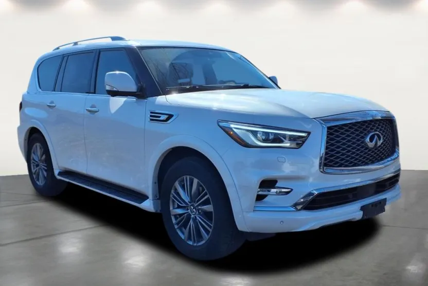 2023 Infiniti QX80 Luxe photo 1