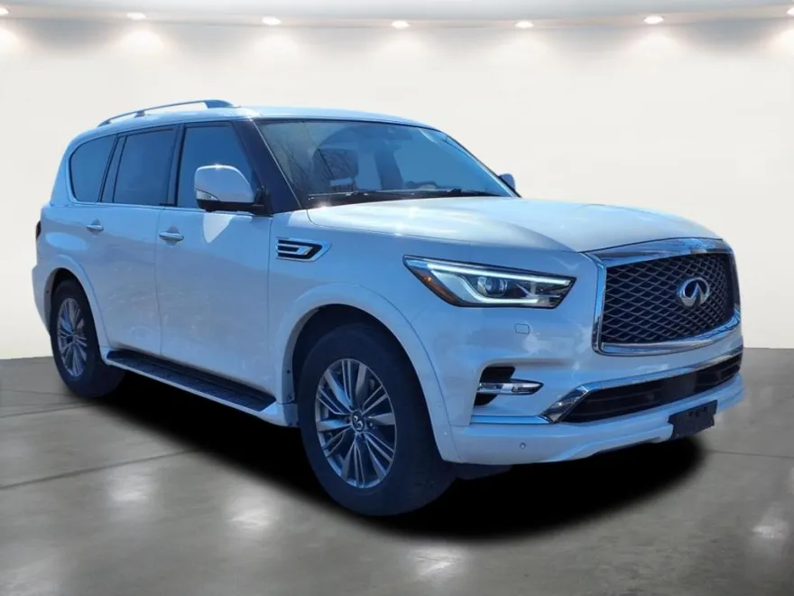 2023 Infiniti QX80 Luxe photo 1